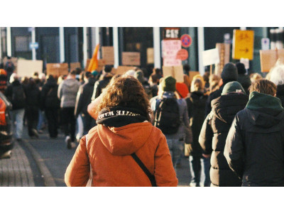 좋음이 우상이 될 때: 정치적 이념의 위험성 경고